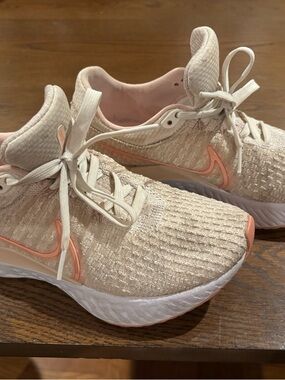 Nike Women’s Athletic Shoes - Cream with Peach Accents